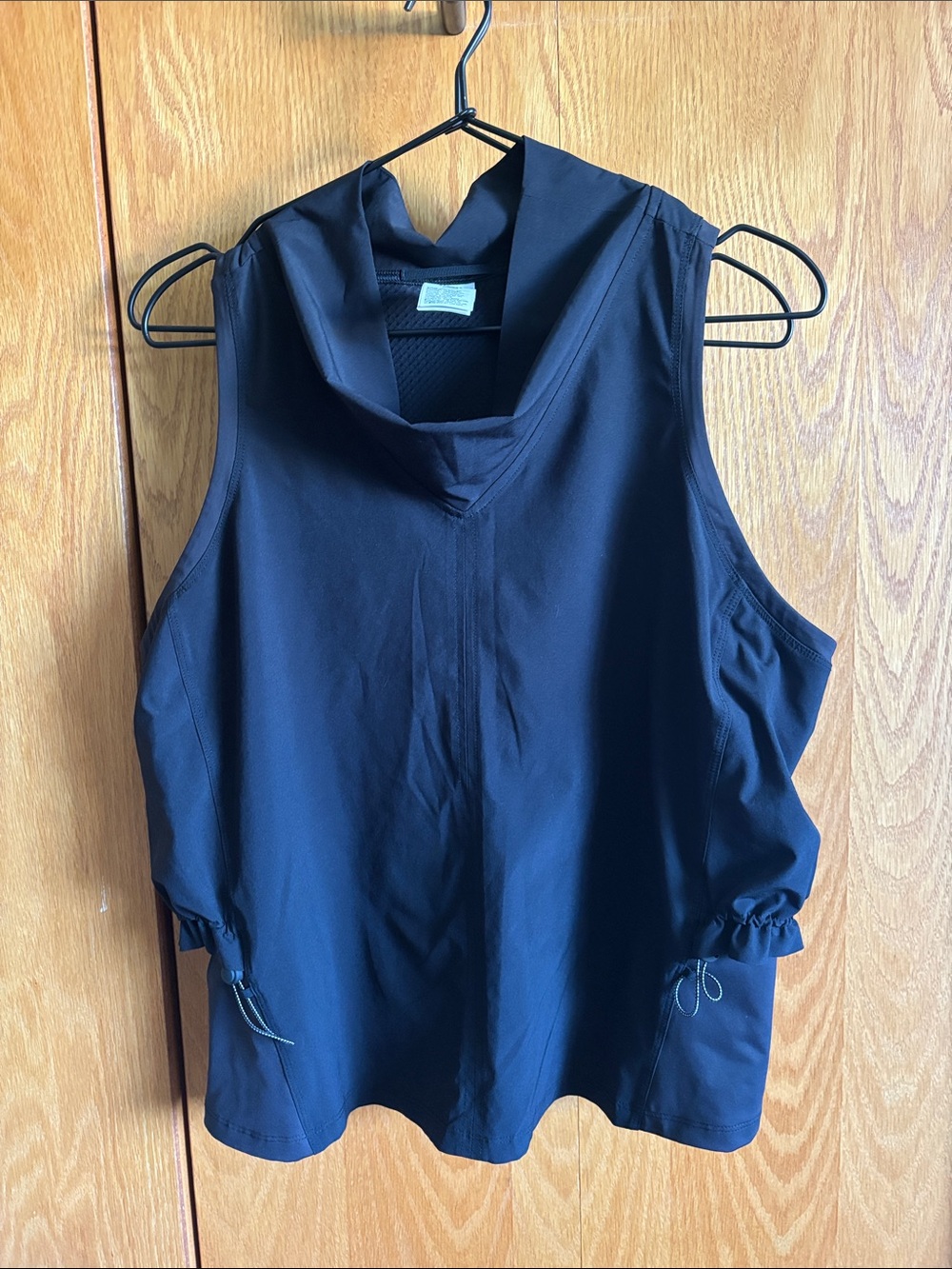 Athleta Venture Out Tank - Picture 3 of 8